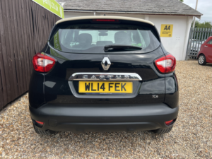 2014 Renault Captur 0.9 Dynamique Medianav Tce 90 Stop & Start in Black — image 5