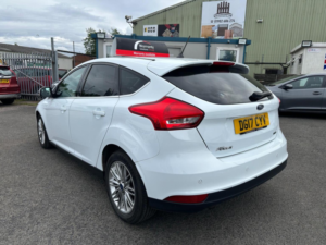 2017 Ford Focus 1.0t Ecoboost Zetec Edition Euro 6 (s/s) 5dr in White — image 4