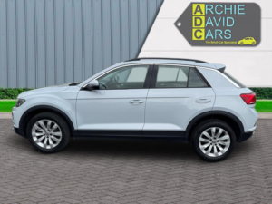 2018 Volkswagen T-Roc 1.5 Tsi Evo Se in Silver — image 5
