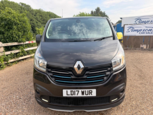 2017 Renault Trafic 1.6 Dci Energy 27 Sport Nav Swb Standard Roof Euro 6 (s/s) 5dr in Black — image 3