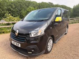 2017 Renault Trafic 1.6 Dci Energy 27 Sport Nav Swb Standard Roof Euro 6 (s/s) 5dr in Black — image 4