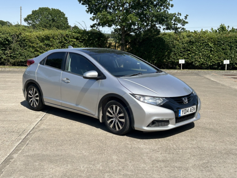 2014 Honda Civic 1.6 I-Dtec Sr in Silver — image 1