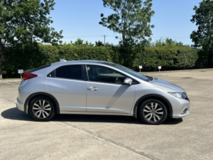 2014 Honda Civic 1.6 I-Dtec Sr in Silver — image 2