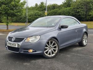 2010 Volkswagen Eos 2.0 Tdi Cr Sport Cabriolet Euro 5 2dr in Grey — image 2