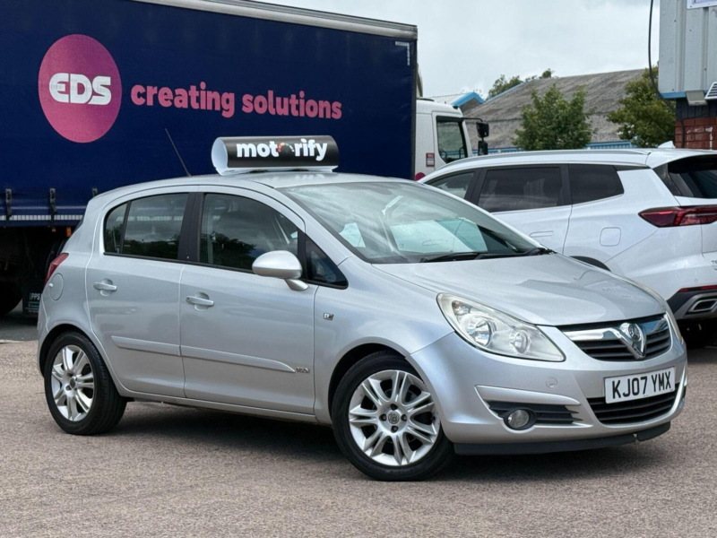 2007 Vauxhall Corsa 1.4i 16v Design 5dr (a/c) in Silver — image 1