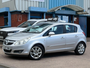 2007 Vauxhall Corsa 1.4i 16v Design 5dr (a/c) in Silver — image 2