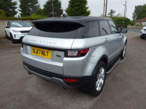 2017 Land Rover Range Rover Evoque 2.0 Td4 Se Tech 4WD Euro 6 (s/s) 5dr in Silver — image 4