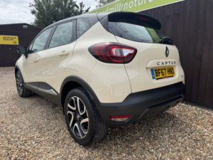 2017 Renault Captur 0.9 Dynamique Nav Tce 90 in White — image 4