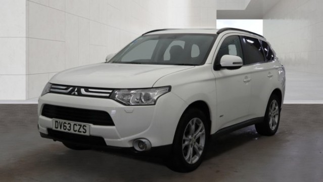 2013 Mitsubishi Outlander 2.2 Di-D Gx4 in White — image 1
