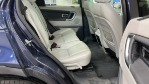 2015 Land Rover Discovery Sport Td4 Hse in Blue — image 2