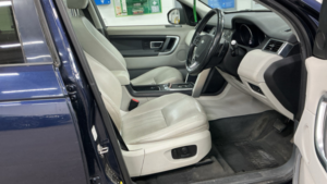 2015 Land Rover Discovery Sport Td4 Hse in Blue — image 3