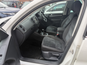 2013 Volkswagen Tiguan 2.0 Tdi Bluemotion Tech Match in White — image 3