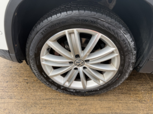 2013 Volkswagen Tiguan 2.0 Tdi Bluemotion Tech Match in White — image 4