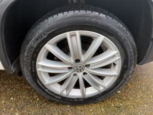 2013 Volkswagen Tiguan 2.0 Tdi Bluemotion Tech Match in White — image 5