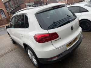 2013 Volkswagen Tiguan 2.0 Tdi Bluemotion Tech Match in White — image 6
