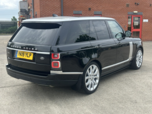 2019 Land Rover Range Rover 3.0 Sd V6 Autobiography in Black — image 3