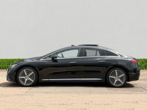 2023 Mercedes-Benz Eqe Eqe 300 89kwh Amg Line (premium) Saloon 4dr Electric Auto (245 Ps) in Black — image 4