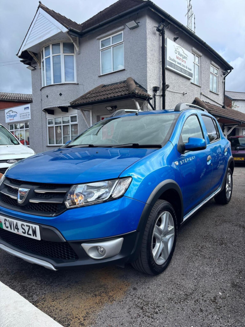 2014 Dacia Sandero Stepway 1.5 Dci Laureate Euro 5 5dr in Blue — image 1