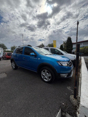 2014 Dacia Sandero Stepway 1.5 Dci Laureate Euro 5 5dr in Blue — image 3