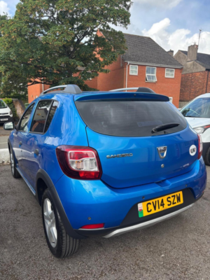 2014 Dacia Sandero Stepway 1.5 Dci Laureate Euro 5 5dr in Blue — image 4