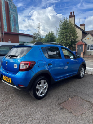 2014 Dacia Sandero Stepway 1.5 Dci Laureate Euro 5 5dr in Blue — image 5