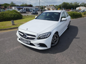 2018 Mercedes-Benz C Class 2.0 C220d Amg Line Saloon 4dr Diesel G-Tronic+ Euro 6 (s/s) (194 Ps) in White — image 4