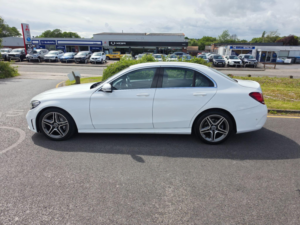 2018 Mercedes-Benz C Class 2.0 C220d Amg Line Saloon 4dr Diesel G-Tronic+ Euro 6 (s/s) (194 Ps) in White — image 5