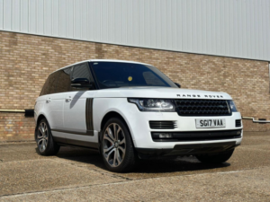 2017 Land Rover Range Rover 5.0 V8 Sv Autobiography Dynamic in White — image 2