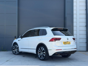 2018 Volkswagen Tiguan 2.0 Tsi R-Line DSG 4motion Euro 6 (s/s) 5dr in White — image 5