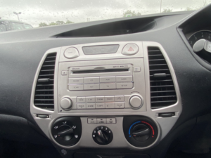 2010 Hyundai I20 1.4 Comfort in Grey — image 5