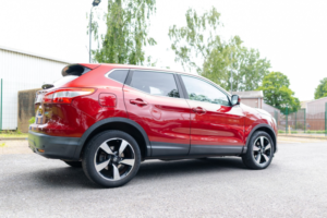 2016 Nissan Qashqai 1.5 Dci N-Connecta in Red — image 6