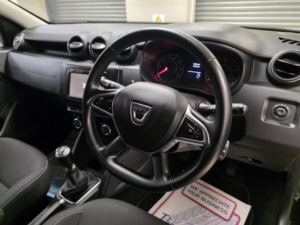 2019 Dacia Duster 1.3 Tce Comfort SUV 5dr Petrol Manual Euro 6 (s/s) (130 Ps) in Multicolour — image 5