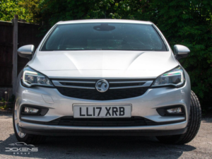 2017 Vauxhall Astra 1.4i Sri Euro 6 5dr in Silver — image 2