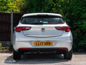 2017 Vauxhall Astra 1.4i Sri Euro 6 5dr in Silver — image 6