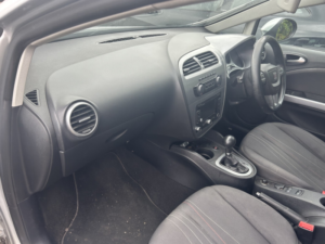 2012 SEAT Leon 1.6 Tdi Cr Se Copa in Silver — image 5