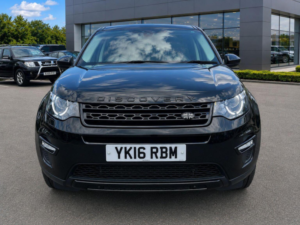 2016 Land Rover Discovery Sport 2.0 Td4 Se Tech Auto 4WD Euro 6 (s/s) 5dr in Black — image 2