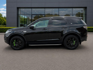 2016 Land Rover Discovery Sport 2.0 Td4 Se Tech Auto 4WD Euro 6 (s/s) 5dr in Black — image 4