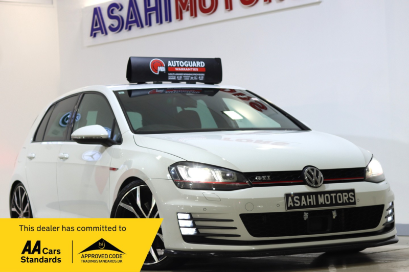 2015 Volkswagen Golf 2.0 Tsi Bluemotion Tech Gti Hatchback 5dr Petrol DSG Euro 6 (s/s) (220 Ps) in White — image 1