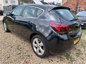 2011 Vauxhall Astra 1.7 Cdti Sri in Black — image 4