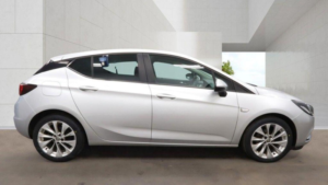2018 Vauxhall Astra 1.4i Design Euro 6 5dr in Silver — image 5