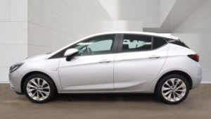 2018 Vauxhall Astra 1.4i Design Euro 6 5dr in Silver — image 6