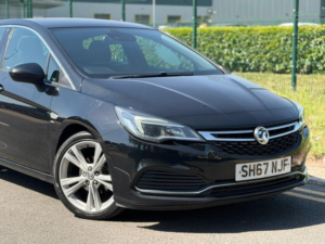 2017 Vauxhall Astra 1.6 Cdti Ecotec Blueinjection Sri Vx Line Nav Euro 6 5dr in Black — image 3
