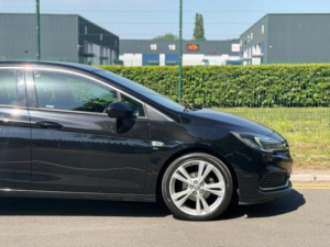 2017 Vauxhall Astra 1.6 Cdti Ecotec Blueinjection Sri Vx Line Nav Euro 6 5dr in Black — image 6