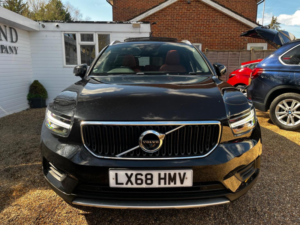 2018 Volvo Xc40 2.0 D3 Momentum Auto Euro 6 (s/s) 5dr in Black — image 4