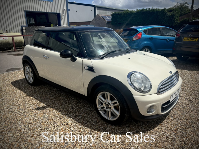 2013 MINI Hatch 1.6 Cooper Hatch in White — image 1