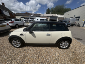 2013 MINI Hatch 1.6 Cooper Hatch in White — image 6