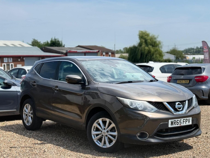 2015 Nissan Qashqai 1.2 Dig-T Acenta Xtron 2WD Euro 6 (s/s) 5dr in Beige — image 1