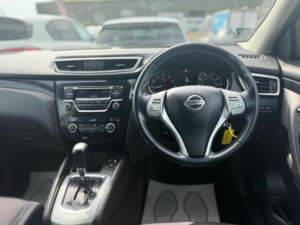 2015 Nissan Qashqai 1.2 Dig-T Acenta Xtron 2WD Euro 6 (s/s) 5dr in Beige — image 2