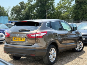 2015 Nissan Qashqai 1.2 Dig-T Acenta Xtron 2WD Euro 6 (s/s) 5dr in Beige — image 3