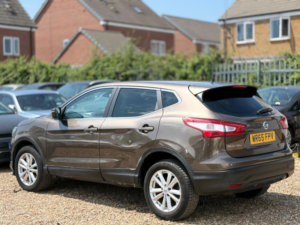 2015 Nissan Qashqai 1.2 Dig-T Acenta Xtron 2WD Euro 6 (s/s) 5dr in Beige — image 6